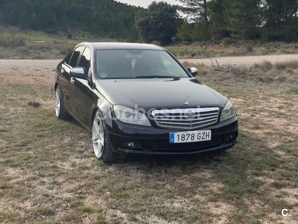 Usado Mercedes C200 Classic 122 CV (89 kW) 2007 Negro Berlina