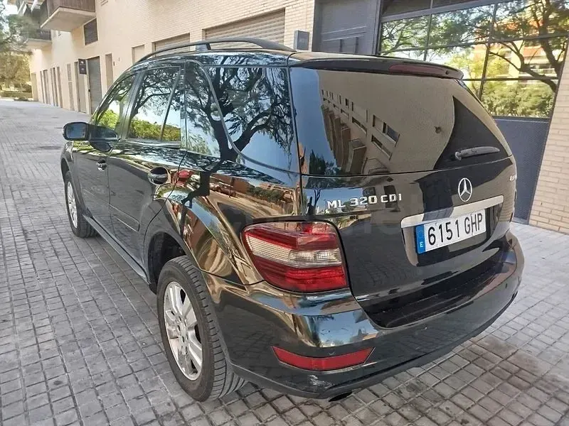 Usado Mercedes ML320 224 CV (164 kW) 2009 Negro SUV