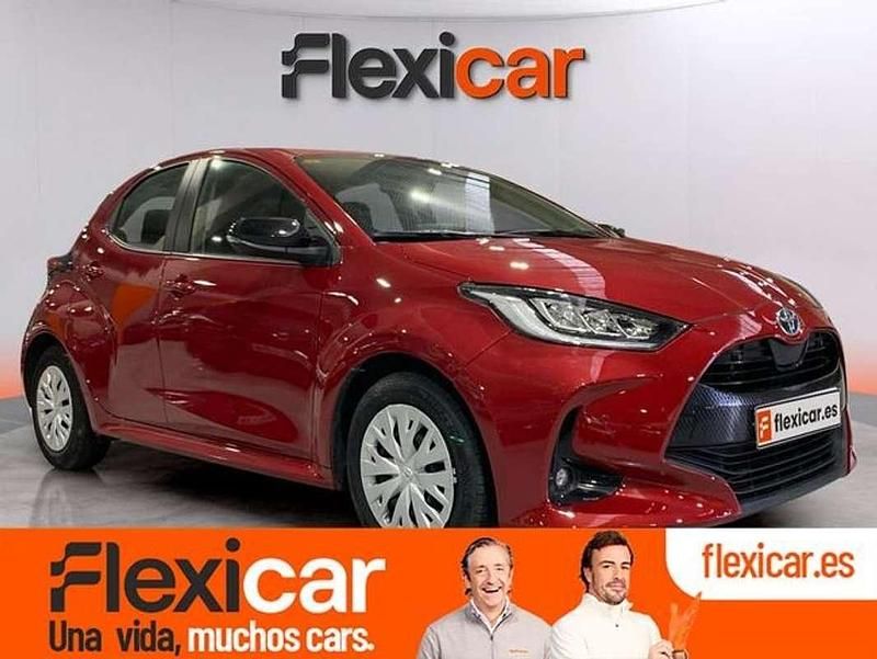 Rojo Usado 2023 Toyota Yaris Hybrid Active Utilitario | 16.990 € (Buen precio) - Imagen 1/4
