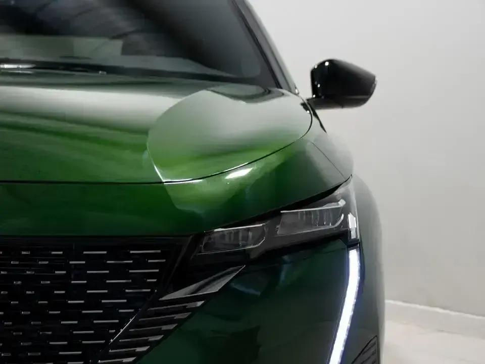 Usado Peugeot 308 GT 225 CV (165 kW) 2022 Verde Berlina