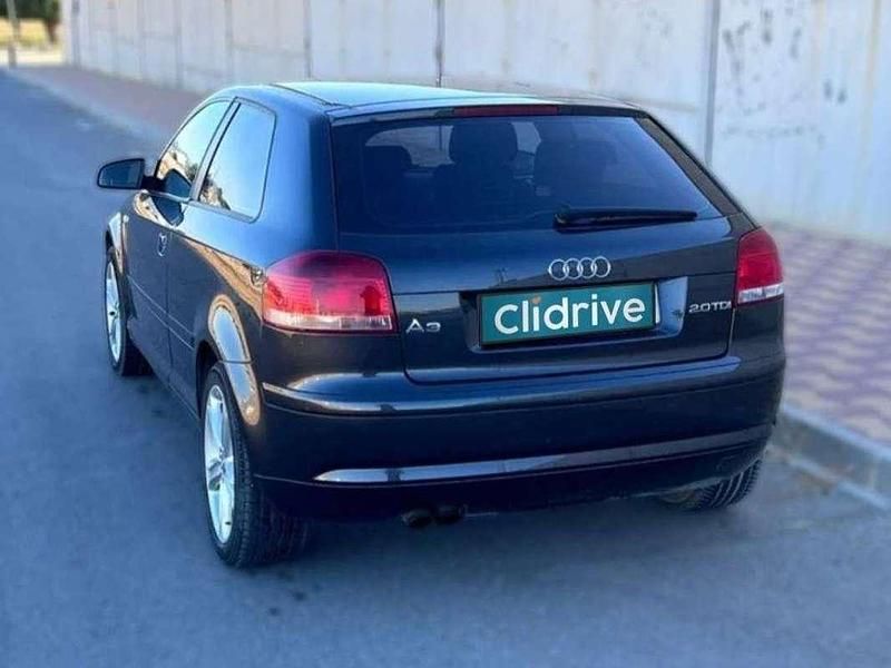 Usado Audi A3 Sportback Ambition 140 CV (102 kW) 2005 Negro Utilitario