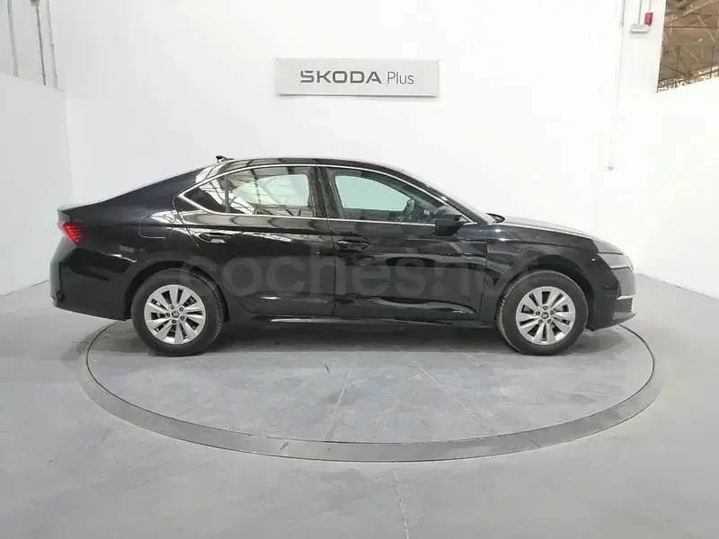 Usado Skoda Octavia Selection 150 CV (110 kW) 2025 Negro Berlina
