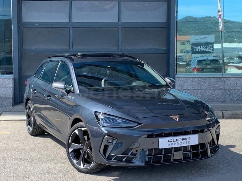 Usado Cupra Leon 150 CV (110 kW) 2024 Gris / plata Familiar