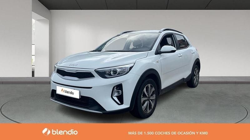 Usado Kia Stonic 100 CV (73 kW) 2024 Blanco SUV