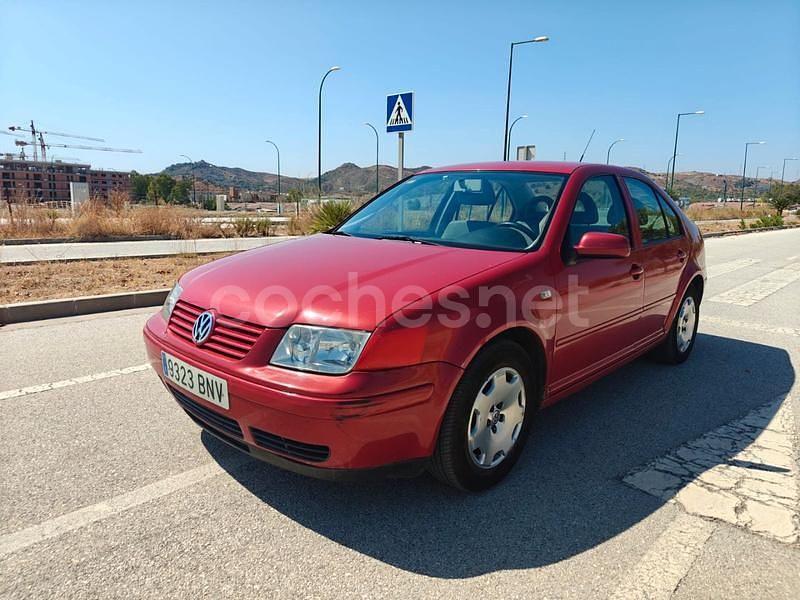 Granate Usado 2001 VW Bora Conceptline Berlina | 2600 € - Imagen 1/4