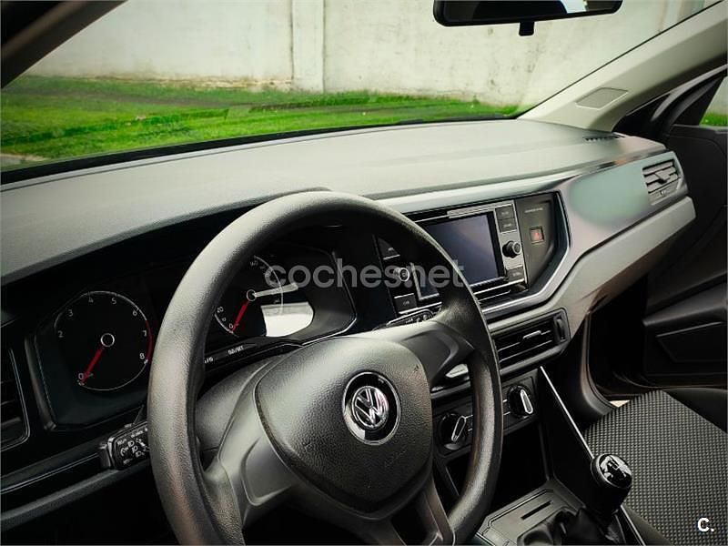 Usado VW Polo Edition 75 CV (55 kW) 2018 Gris / plata Berlina
