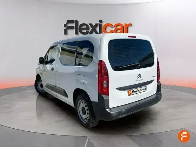 Usado Citroën Berlingo Feel 102 CV (75 kW) 2020 Blanco Monovolumen