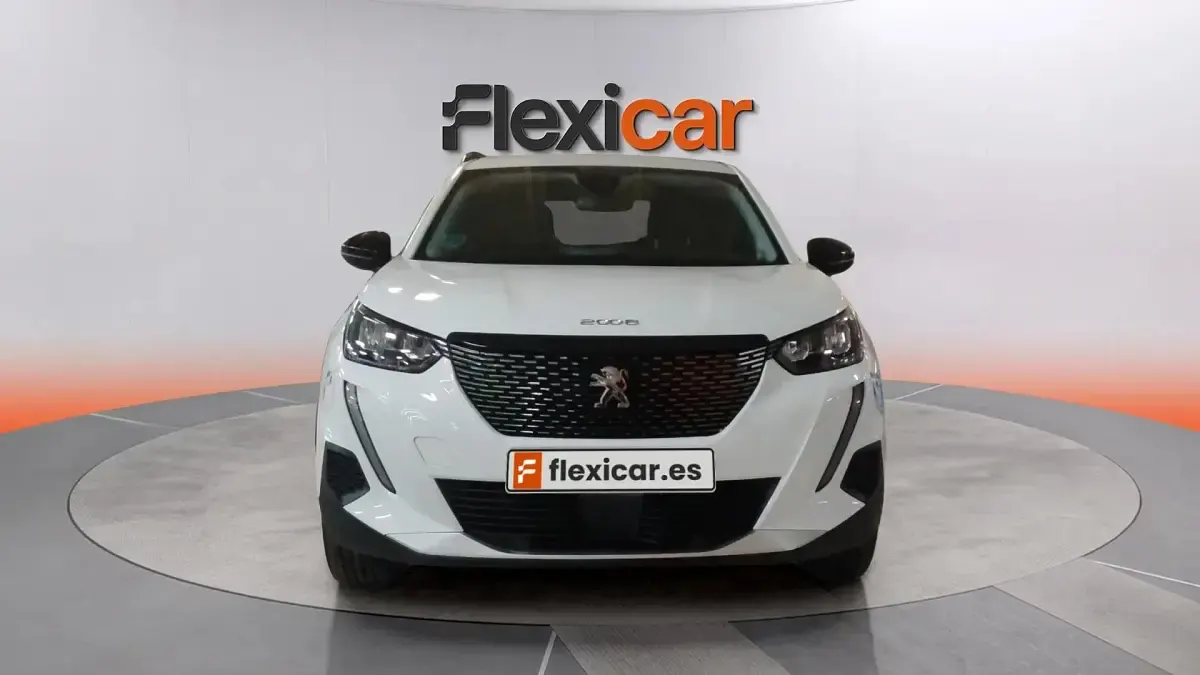 Usado Peugeot 2008 Allure 101 CV (74 kW) 2022 Blanco SUV