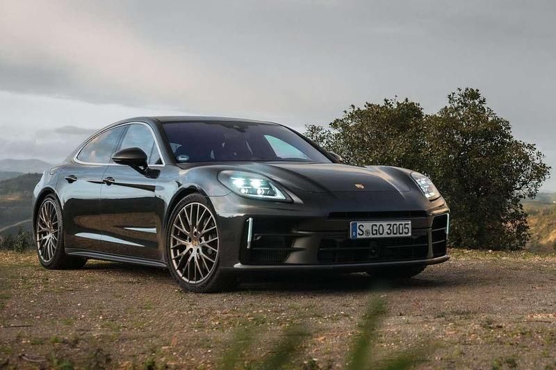 Usado Porsche Panamera Turbo 500 CV (367 kW) 2011 Gris Berlina