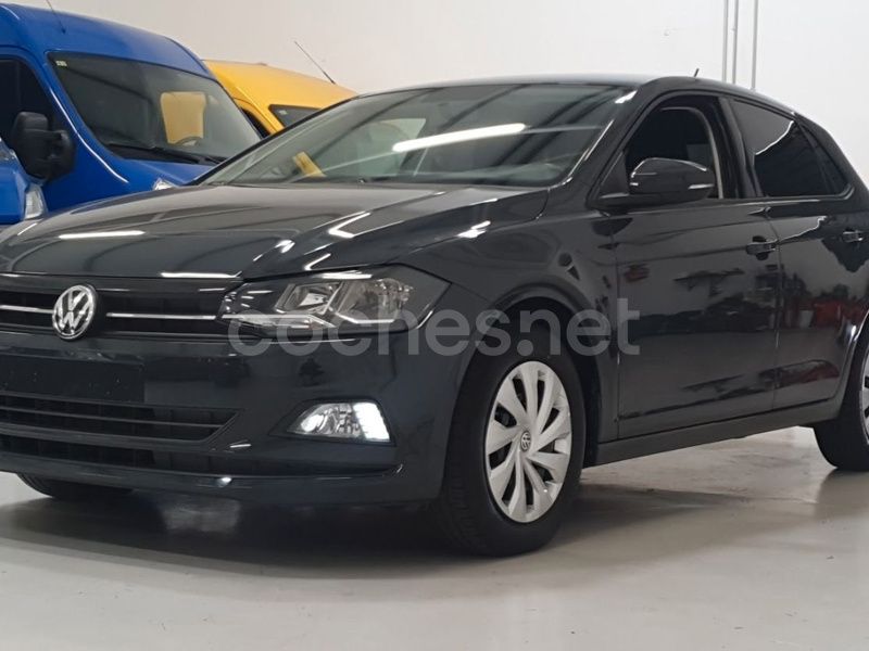 Gris / plata Usado 2020 VW Polo Advance Berlina | 13.990 € (Buen precio) - Imagen 1/4