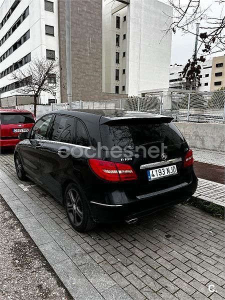 Usado Mercedes B180 109 CV (80 kW) 2014 Negro Monovolumen