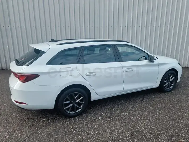 Usado Seat Leon Style 115 CV (84 kW) 2021 Blanco Familiar