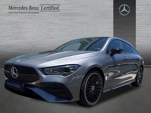 Usado Mercedes CLA200 Shooting Brake AMG line 163 CV (119 kW) 2024 Gris montaña Familiar