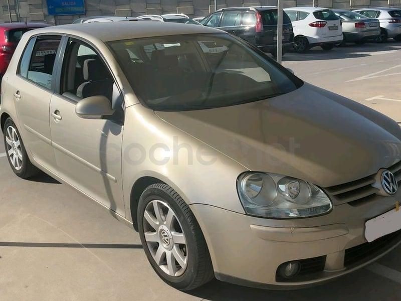 Usado VW Golf IV Highline 105 CV (77 kW) 2004 Beige Berlina
