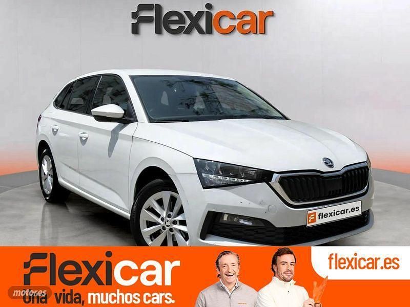 Usado Skoda Scala Ambition 110 CV (80 kW) 2023 Blanco Utilitario