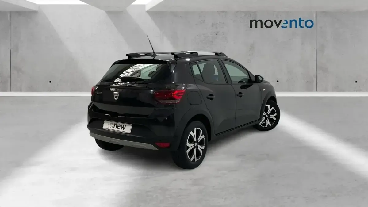Usado Dacia Sandero Expression 91 CV (66 kW) 2022 Negro Berlina