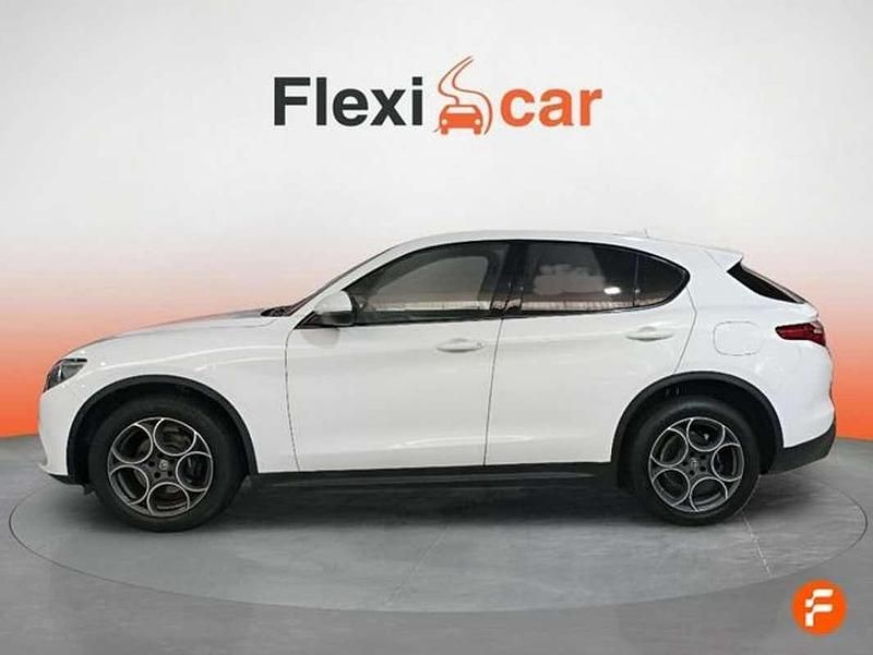Usado Alfa Romeo Stelvio Executive 211 CV (155 kW) 2017 Blanco SUV