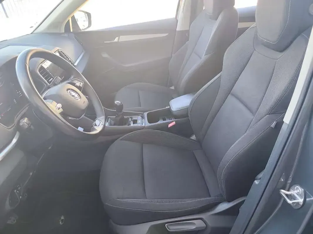 Usado Skoda Karoq Ambition 116 CV (85 kW) 2023 Gris SUV