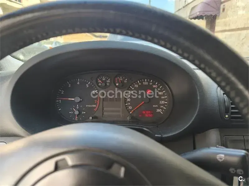 Usado Audi A3 Ambition 150 CV (110 kW) 1999 Gris / plata Utilitario