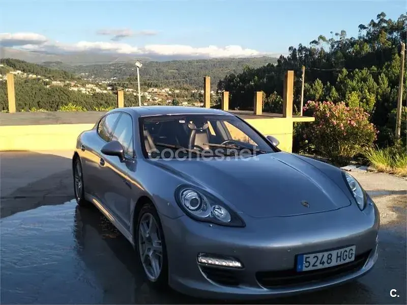 Usado Porsche Panamera 250 CV (183 kW) 2011 Gris / plata Utilitario
