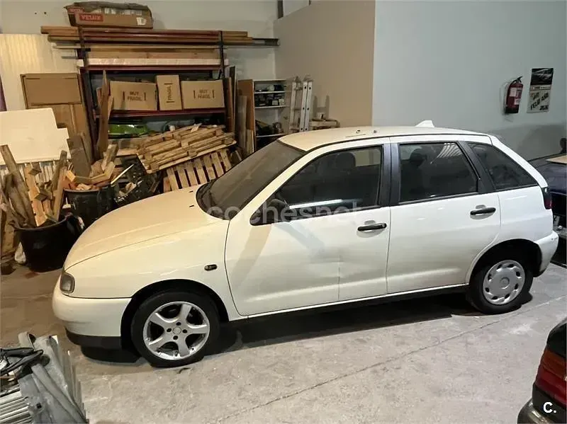 Usado Seat Ibiza 64 CV (47 kW) 1999 Blanco Utilitario