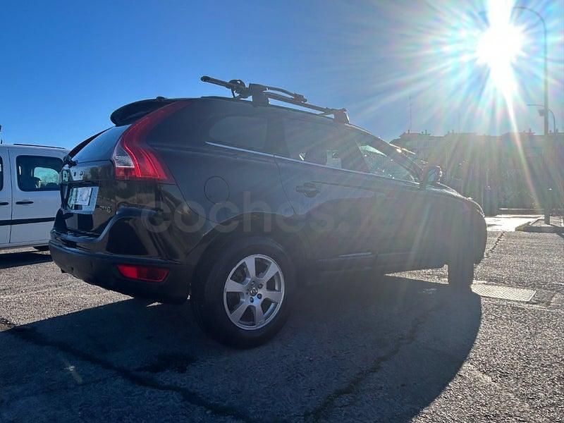 Usado Volvo XC60 Momentum 136 CV (100 kW) 2012 Negro SUV