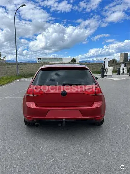 Usado VW Golf VII Advance 105 CV (77 kW) 2013 Granate Berlina