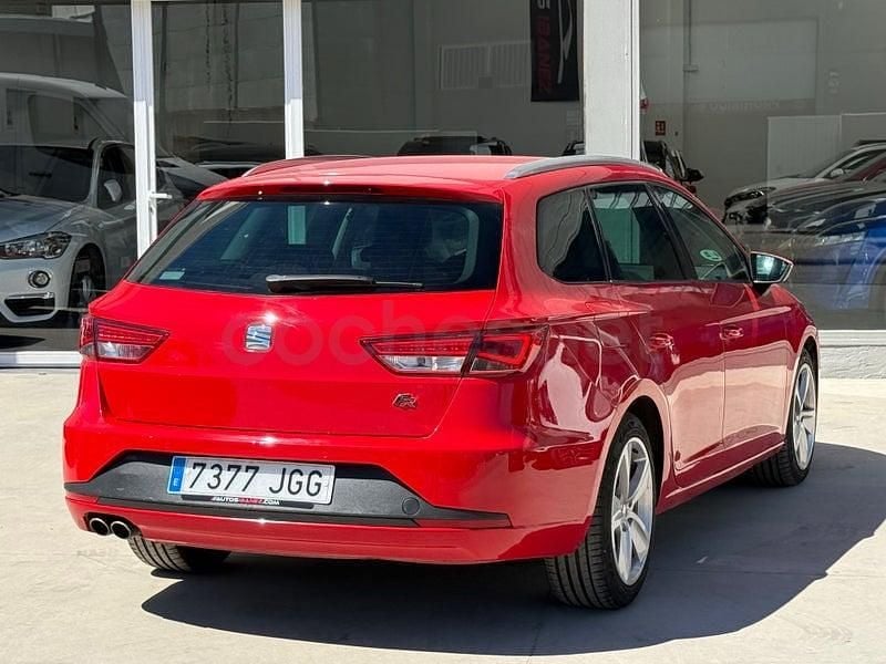 Usado Seat Leon FR 150 CV (110 kW) 2015 Rojo Familiar