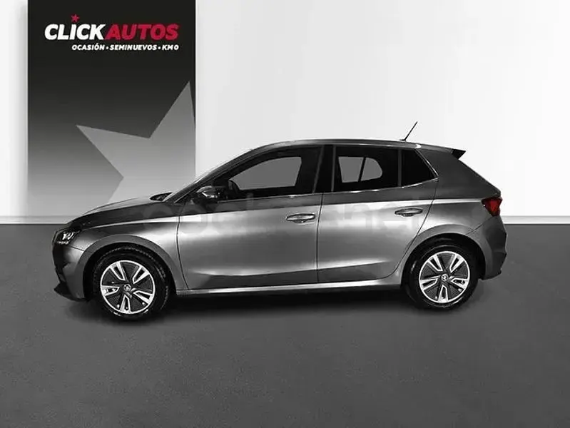 Usado Skoda Fabia Sport 95 CV (69 kW) 2023 Gris / plata Utilitario