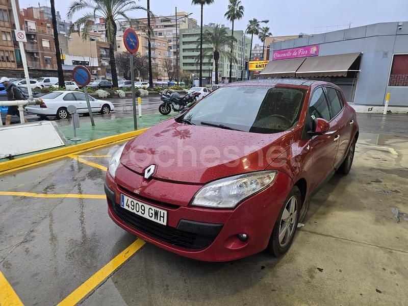 Granate Usado 2010 Renault Mégane Dynamique Berlina | 4400 € (Precio justo) - Imagen 1/4