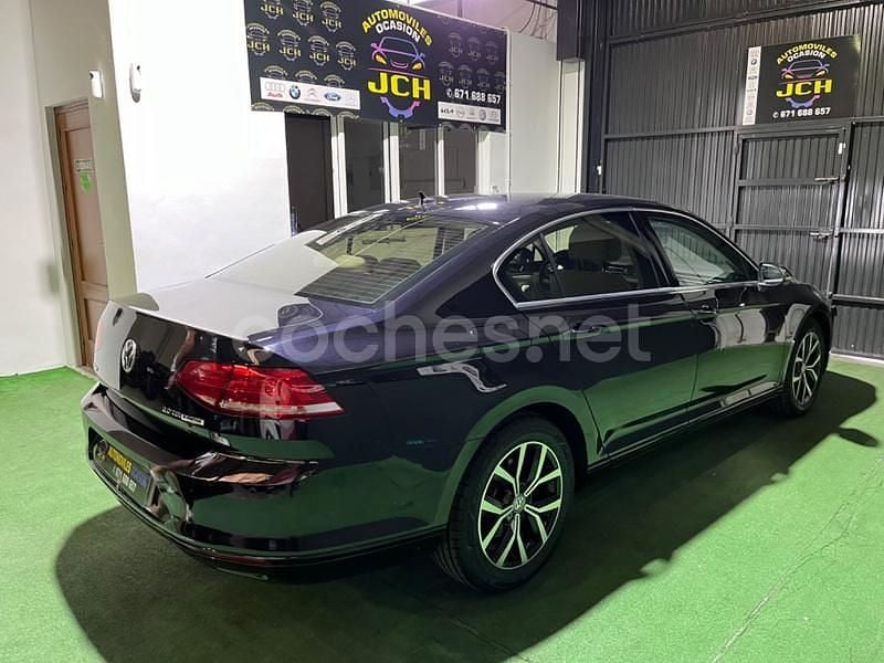 Usado VW Passat Advance 150 CV (110 kW) 2016 Negro Berlina