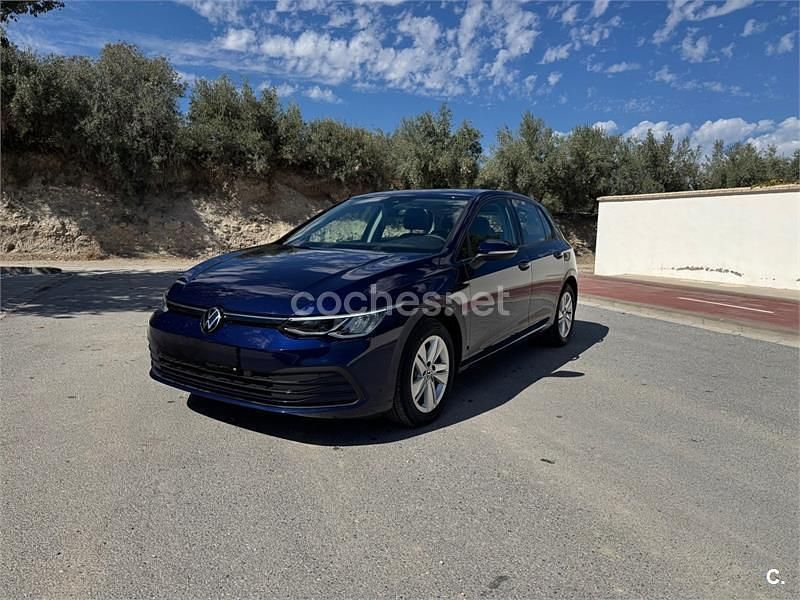 Usado VW Golf VIII Life 150 CV (110 kW) 2022 Azul Berlina
