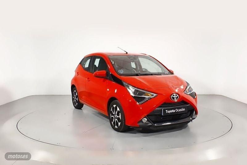Rojo Usado 2021 Toyota Aygo X-play Utilitario | 14.100 € (Un poco caro) - Imagen 1/4