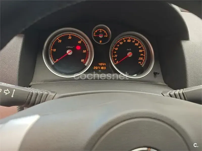Usado Opel Astra GTC Sport 110 CV (80 kW) 2010 Blanco Berlina