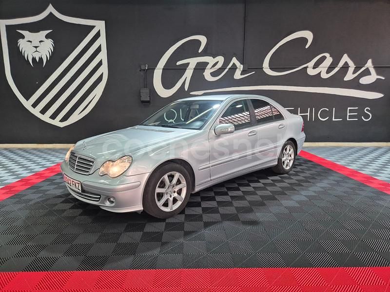 Gris / plata Usado 2007 Mercedes C230 Elegance Berlina | 6995 € - Imagen 1/4