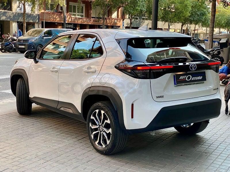 Usado Toyota Yaris Cross Active 116 CV (85 kW) 2023 Blanco SUV