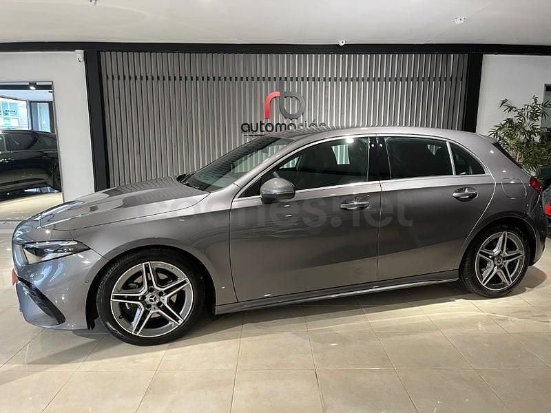 Usado Mercedes A180 136 CV (100 kW) 2024 Negro Berlina