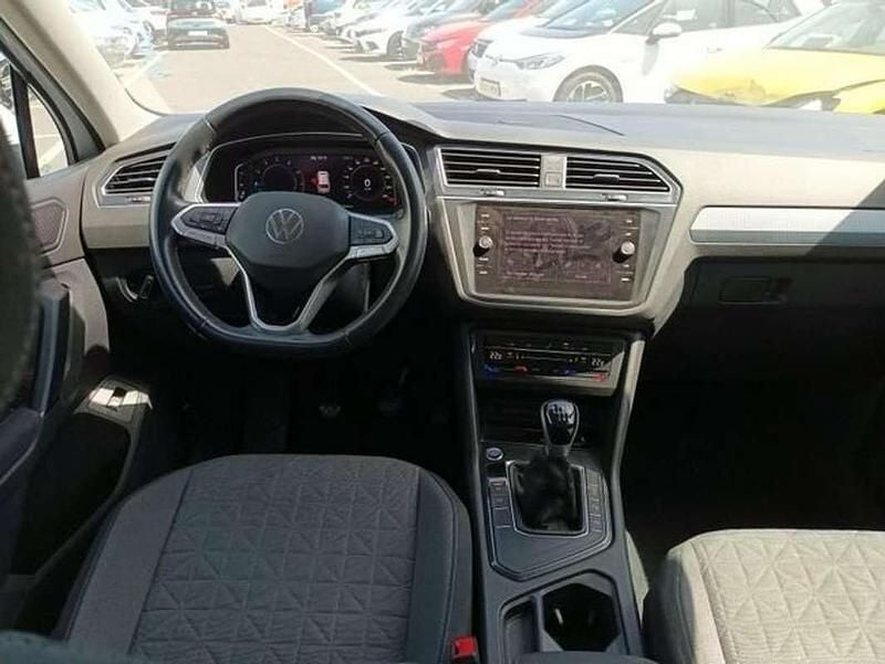 Usado VW Tiguan 131 HP (96 kW) 2022 Branco SUV