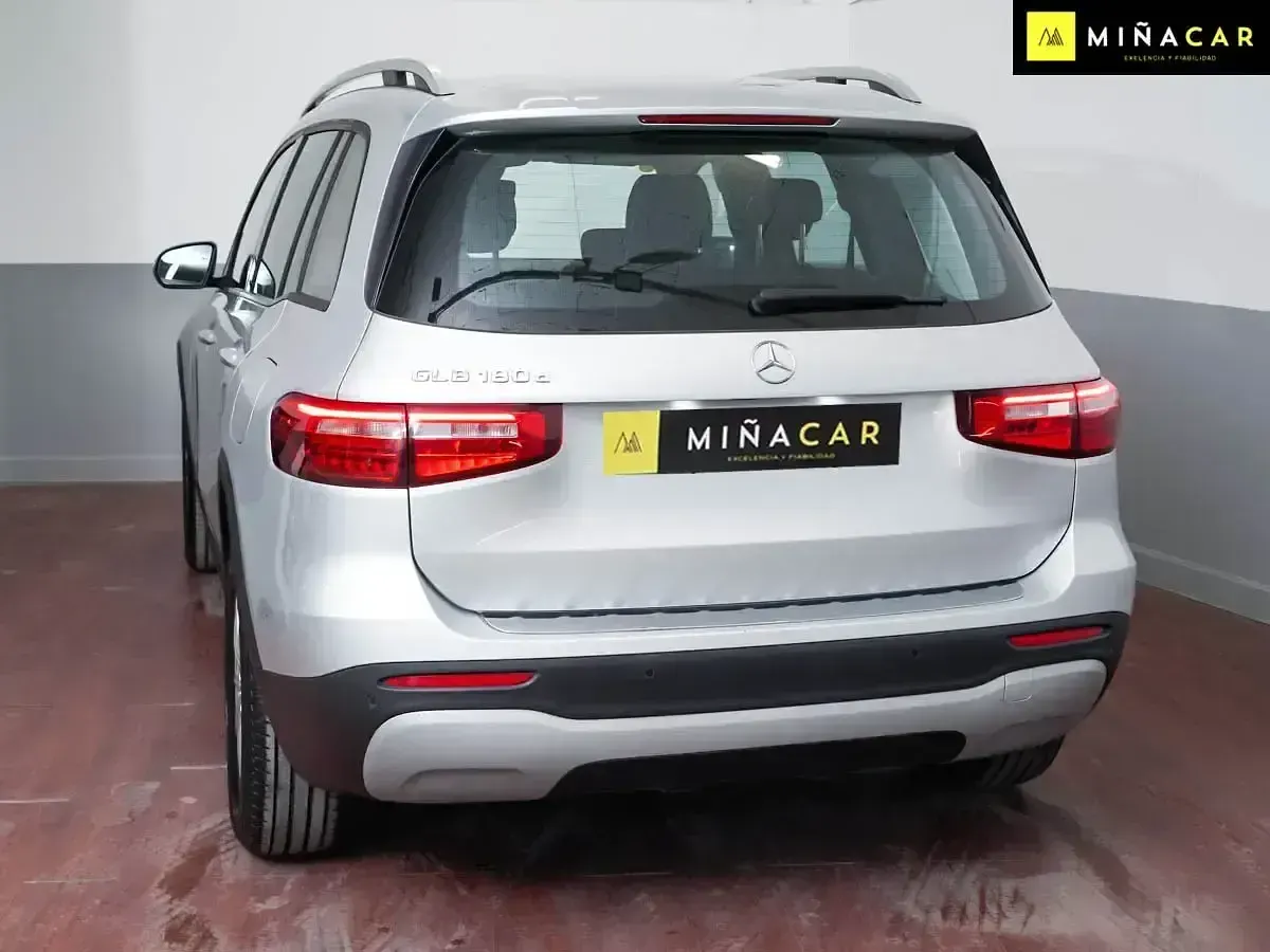 Usado Mercedes GLB200 150 CV (110 kW) 2021 Gris SUV