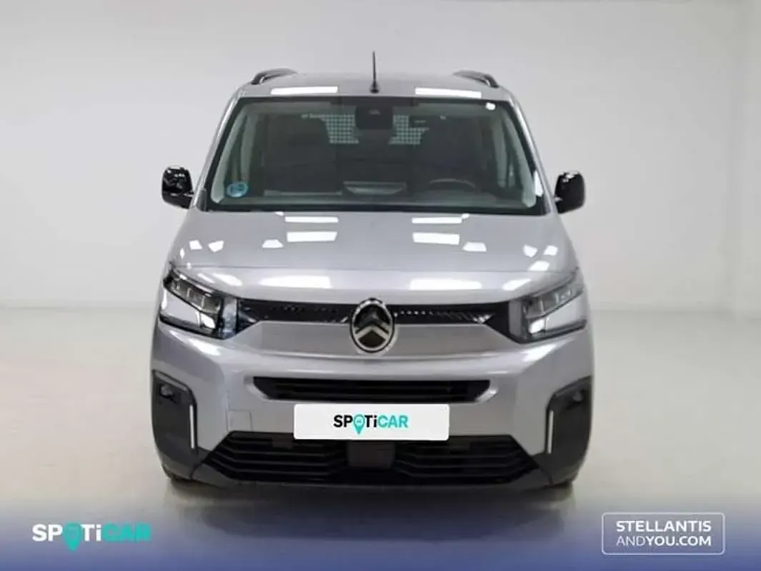 Usado Citroën Berlingo 102 CV (75 kW) 2024 Gris Monovolumen