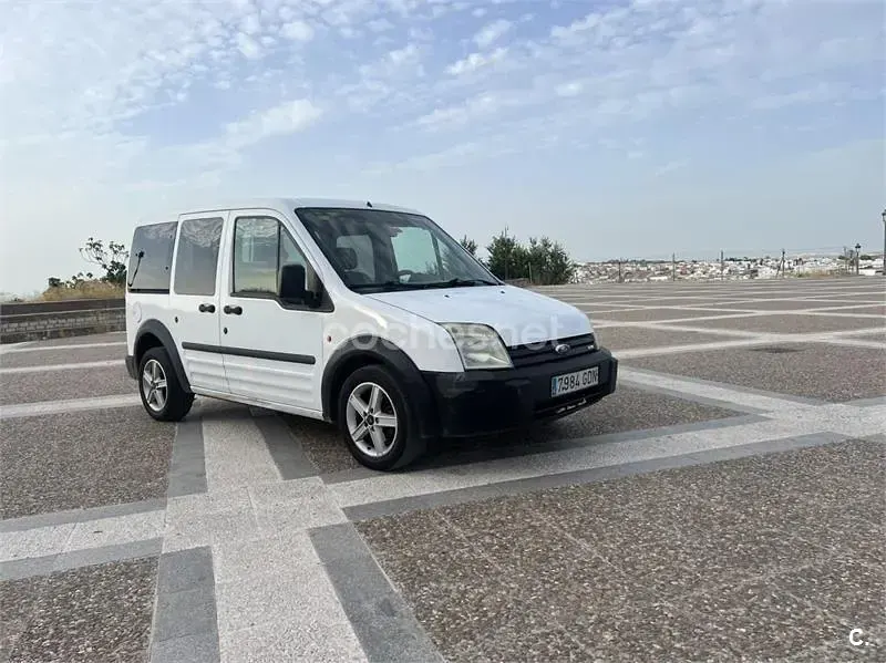 Usado Ford Tourneo Connect Trend 115 CV (84 kW) 2013 Blanco Monovolumen