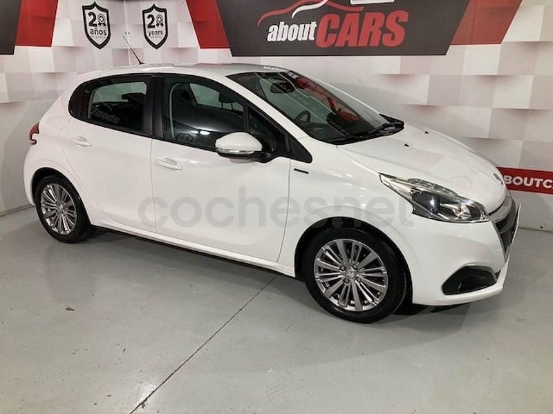 Usado Peugeot 208 Active 82 CV (60 kW) 2019 Blanco Utilitario
