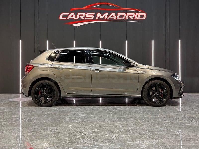 Usado VW Polo R-line 110 CV (80 kW) 2021 Gris / plata Utilitario