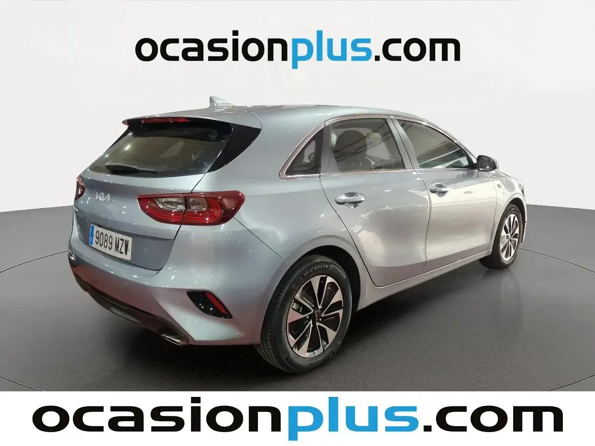 Usado Kia Ceed 101 CV (74 kW) 2025 Gris Utilitario