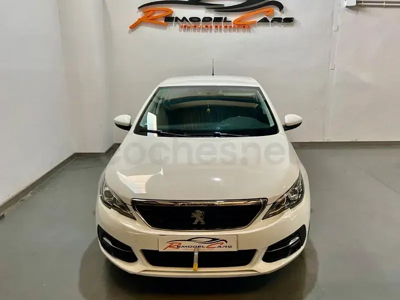 Usado Peugeot 308 Access 100 CV (73 kW) 2020 Blanco Berlina