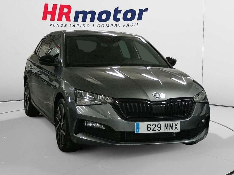 Gris Usado 2024 Skoda Scala Selection Utilitario | 19.800 € (Precio justo) - Imagen 1/4