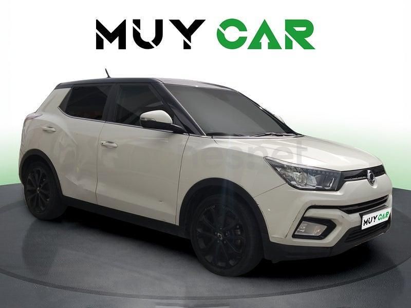 Usado Ssangyong (KGM) Tivoli 128 CV (94 kW) 2018 Blanco SUV