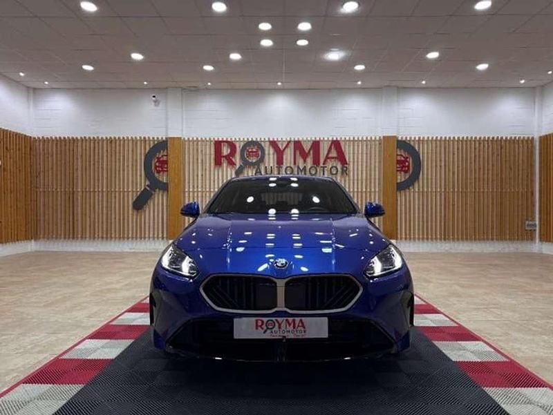 Usado BMW 120 Comfort Edition 163 CV (119 kW) 2024 Azul Utilitario