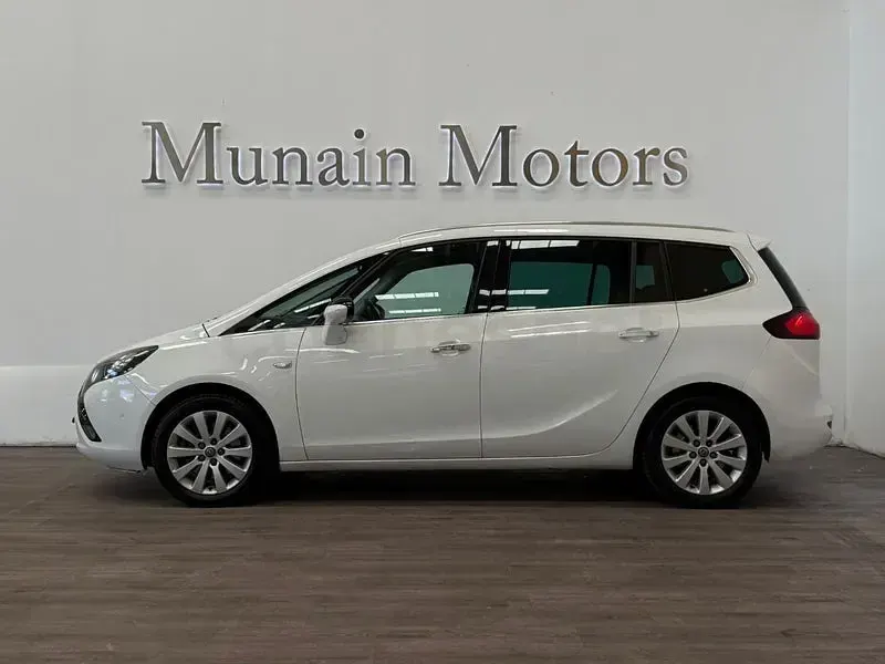 Usado Opel Zafira Tourer Excellence 165 CV (121 kW) 2012 Blanco Monovolumen