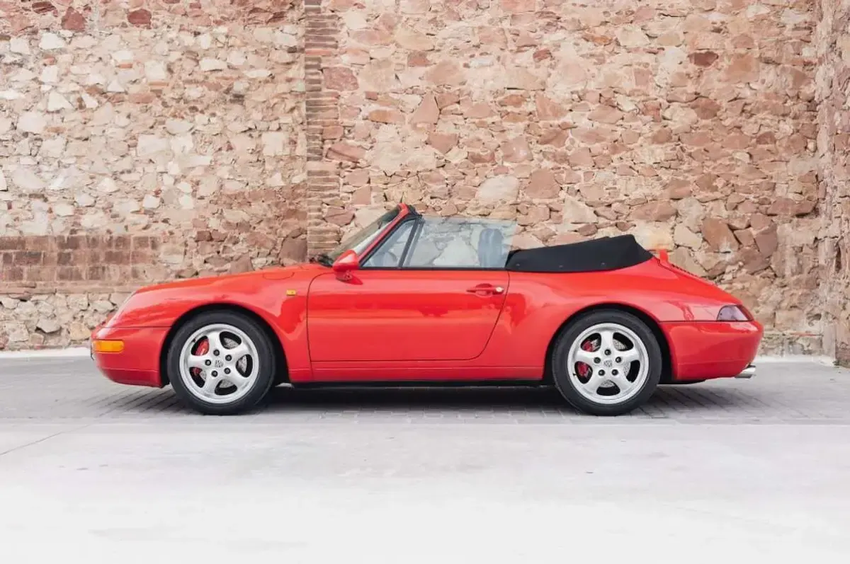 Usado Porsche 993 286 CV (210 kW) 1997 Rojo Descapotable